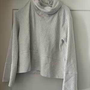 lululemon Women's Size M/L Funnel Neck Sweatshirt